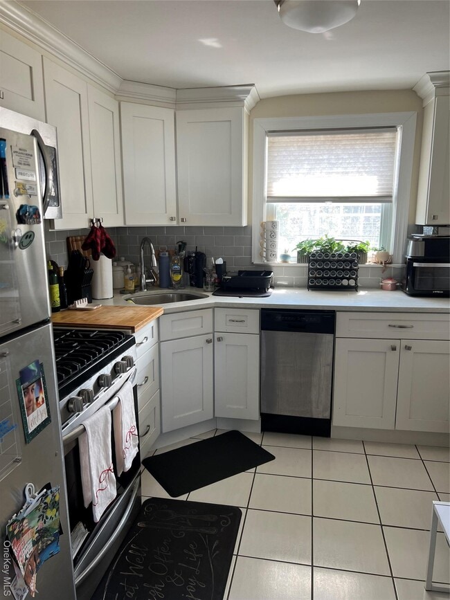 Building Photo - 644 E Olive St