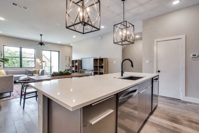 Building Photo - 3141 Lubbock Ave