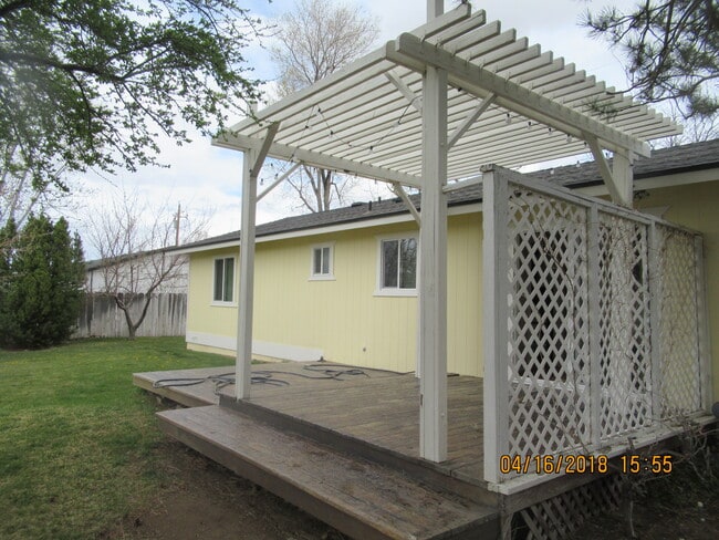 Building Photo - 964 Arrowhead Dr