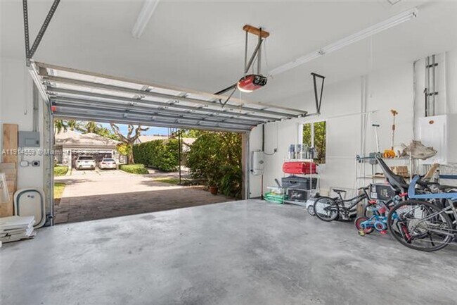 Building Photo - 5794 SW 76th Terrace