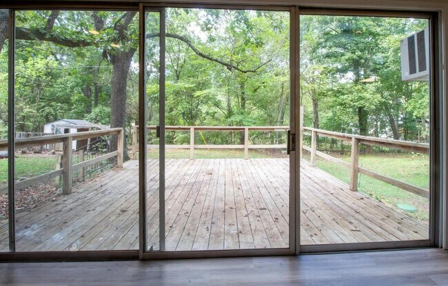 Building Photo - 4 Bedroom 3 Bathroom 2 Car Garage