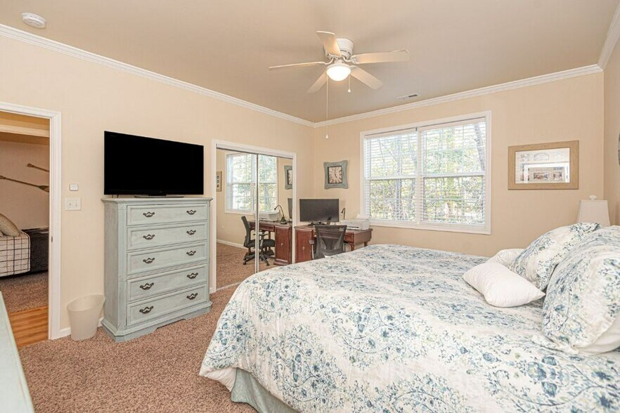 Building Photo - 29 Burr Hill Dr