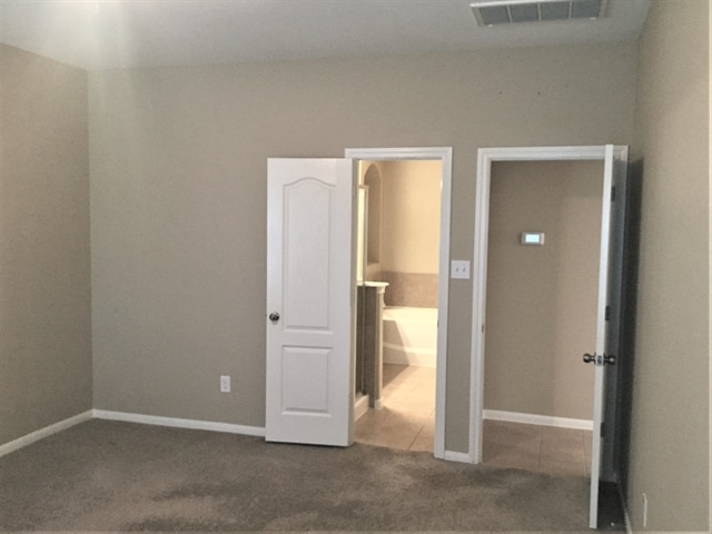 Building Photo - 2819 Lockeridge Bend Dr