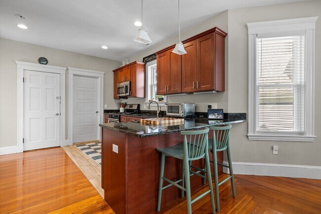 Building Photo - 53 Montvale St
