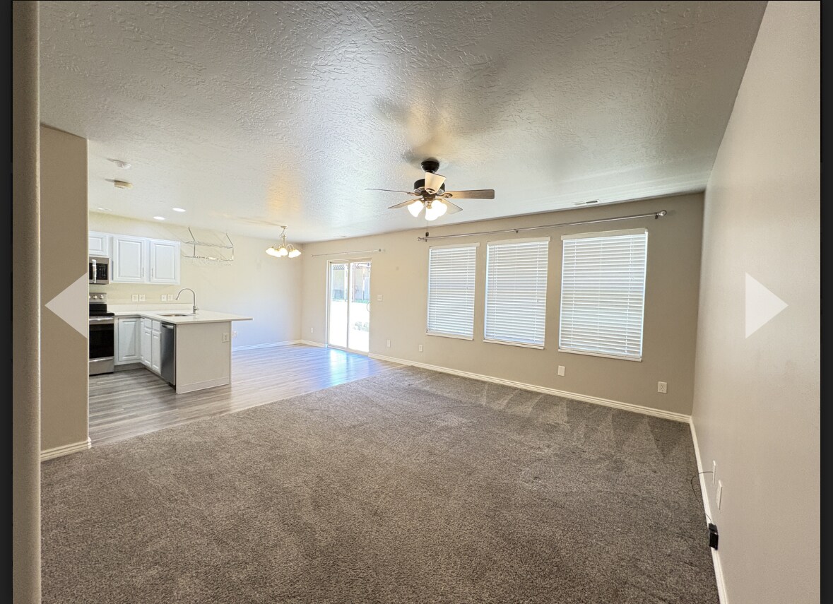 Building Photo - 1294 Willow Way