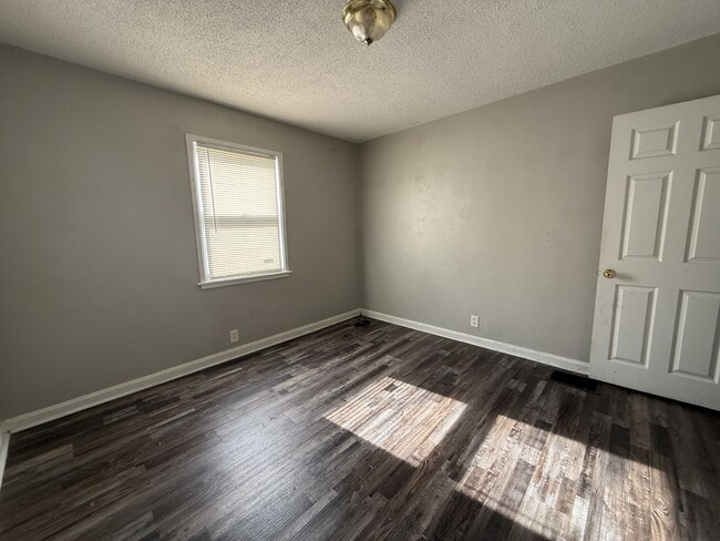 Building Photo - 3718 Charloe Ct