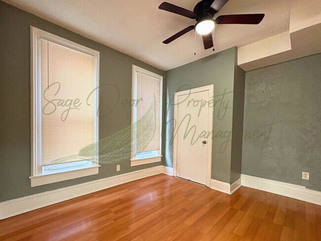 Building Photo - AVAILABLE NOW!!!!!