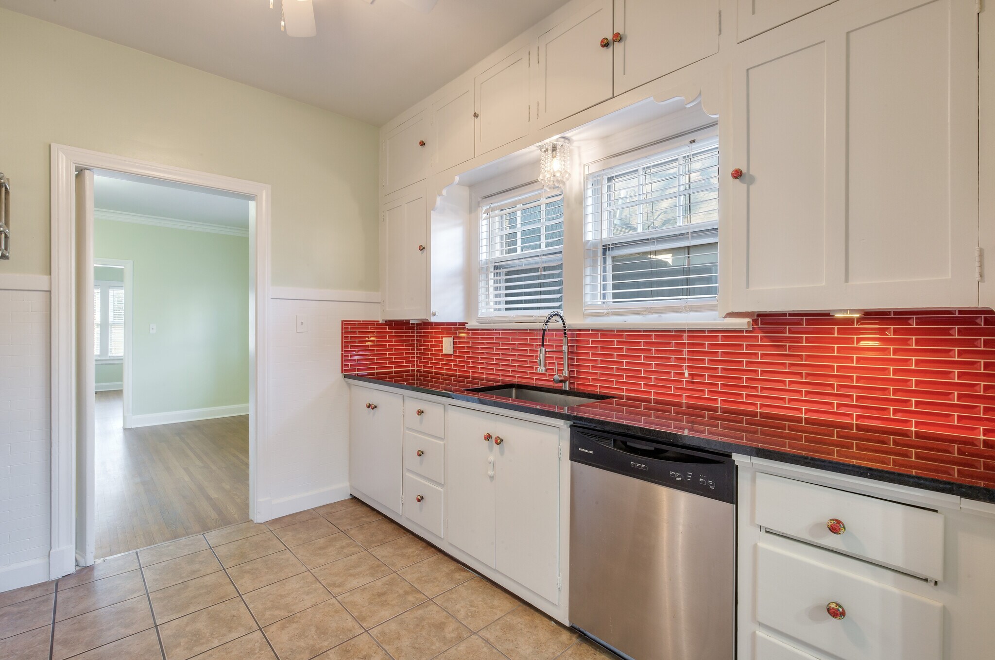 Building Photo - 109 E 26th Pl