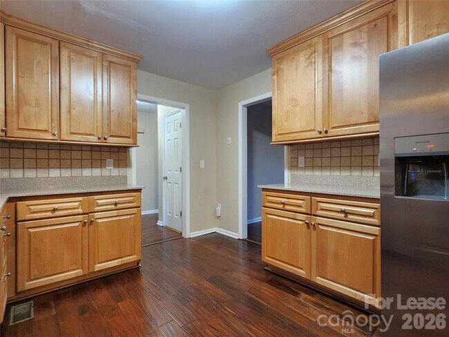 Building Photo - 417 Wintergreen Ct