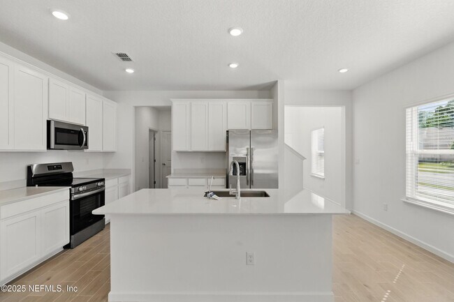 Building Photo - 9053 Whinny Wy