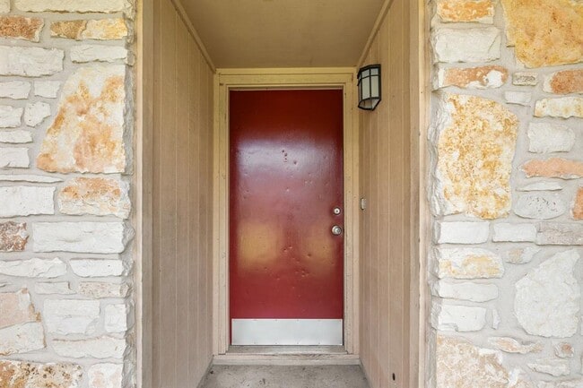 Building Photo - 818 Sirocco Dr