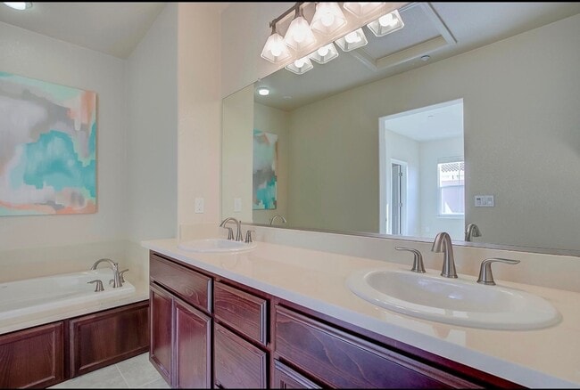 Building Photo - 581 Selby Lane