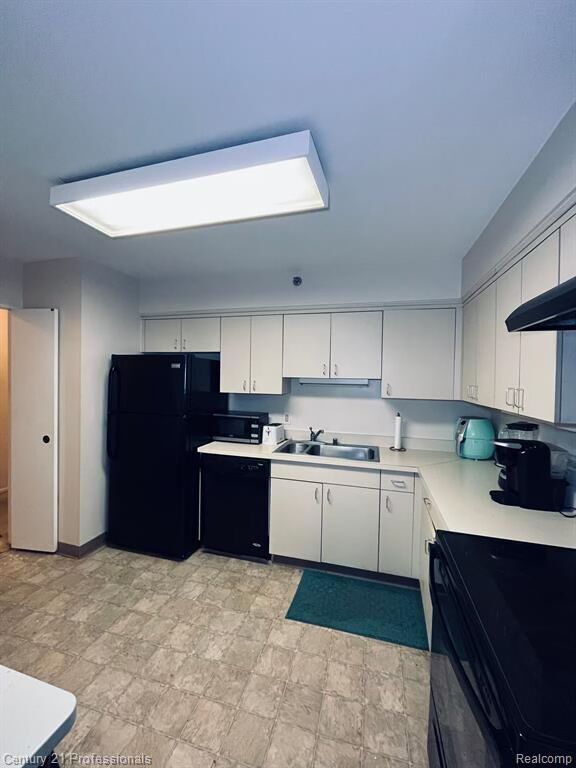 Building Photo - 5000 Town Center Dr