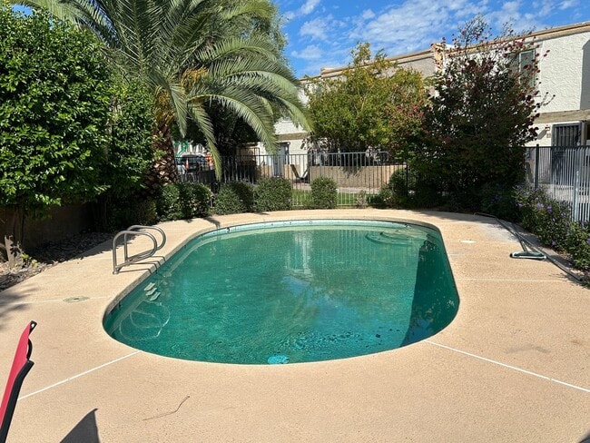 Building Photo - Stunning updated 2 Bedroom, 2 Bathroom, 2 car garage in heart of downtown Scottsdale