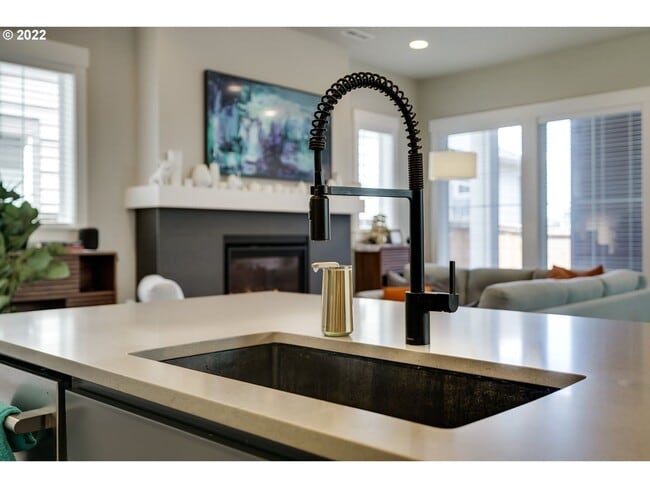 Building Photo - Beautiful Contemporary Home in Hillsboro near Reed's Crossing