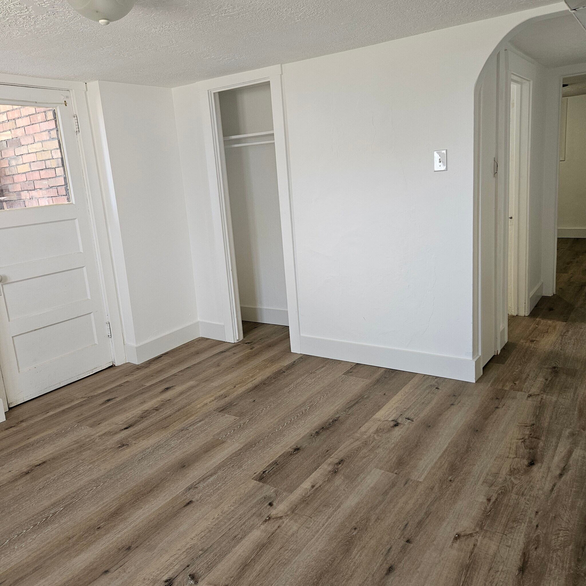 Livingroom and coat closet - 120 W 700 S