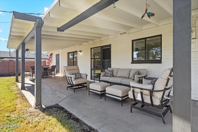 Building Photo - 1455 E Tuckey Ln