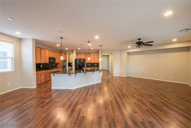 Building Photo - 3012 Camino Largo Ave