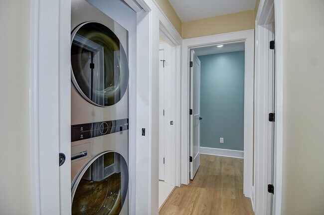 Building Photo - FOR RENT VIRGINIA BEACH