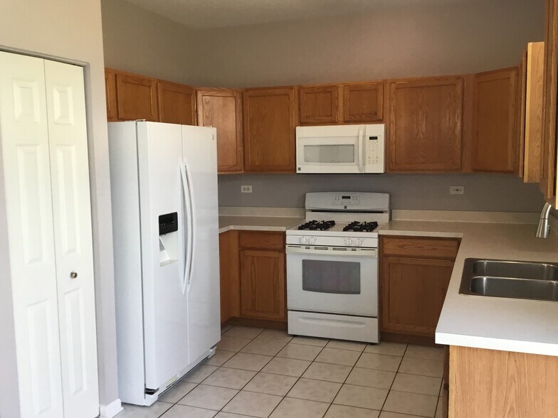 Building Photo - 2364 Chesapeake Bay