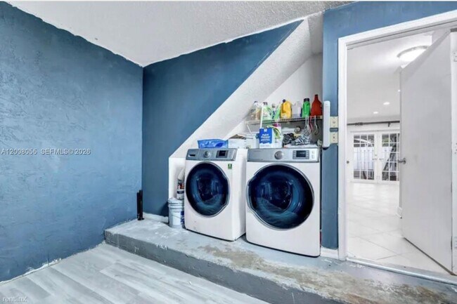 Building Photo - 5222 NW 53rd Cir