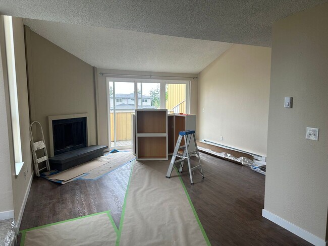 Building Photo - 2145 Eastview Pl
