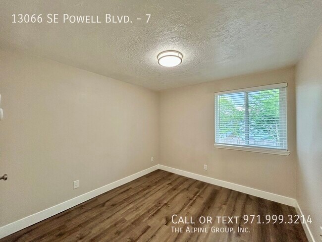Building Photo - 13066 SE Powell Blvd