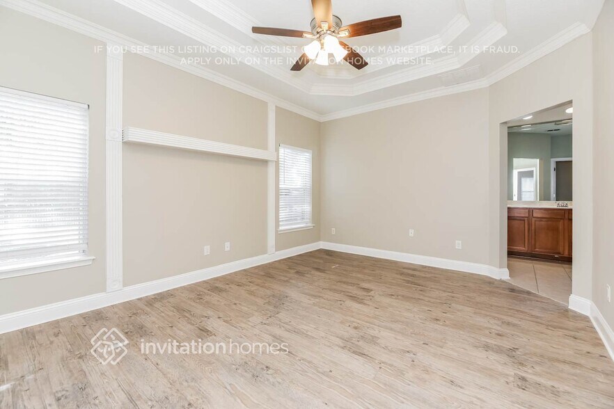 Building Photo - 14857 Falling Waters Dr