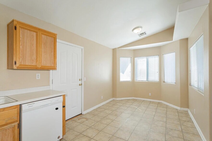 Building Photo - 1888 Big Horn St