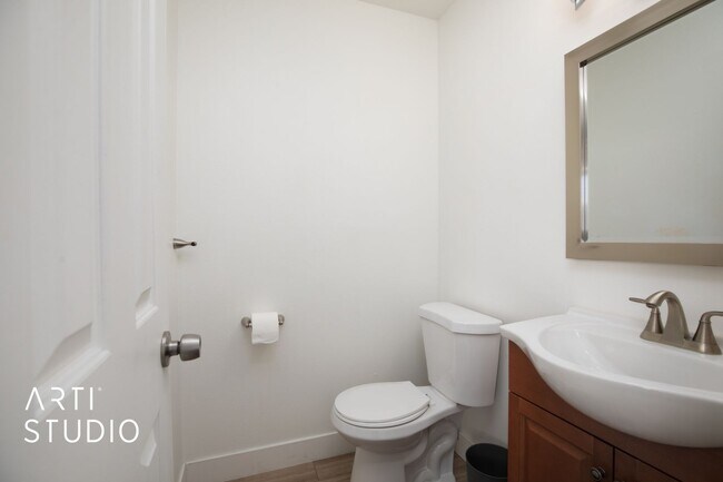 Building Photo - Adorable 3-Bedroom Condo in Prime Provo Lo...
