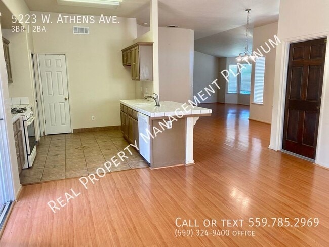 Building Photo - $2,195 Millburn & Alluvial 3 Bedroom W. At...
