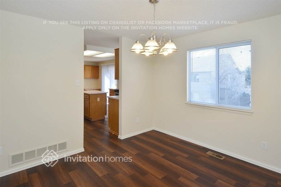 Building Photo - 5822 W 114th Pl