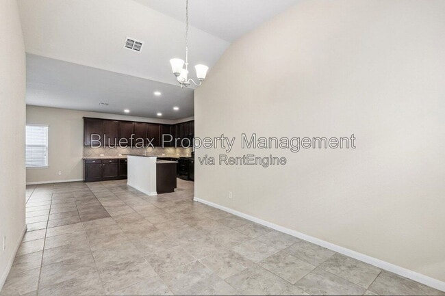 Building Photo - 1807 Golden Maple