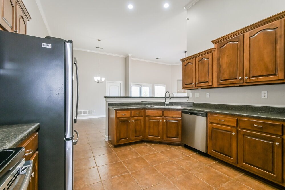 Building Photo - 3373 Champion Hills Dr