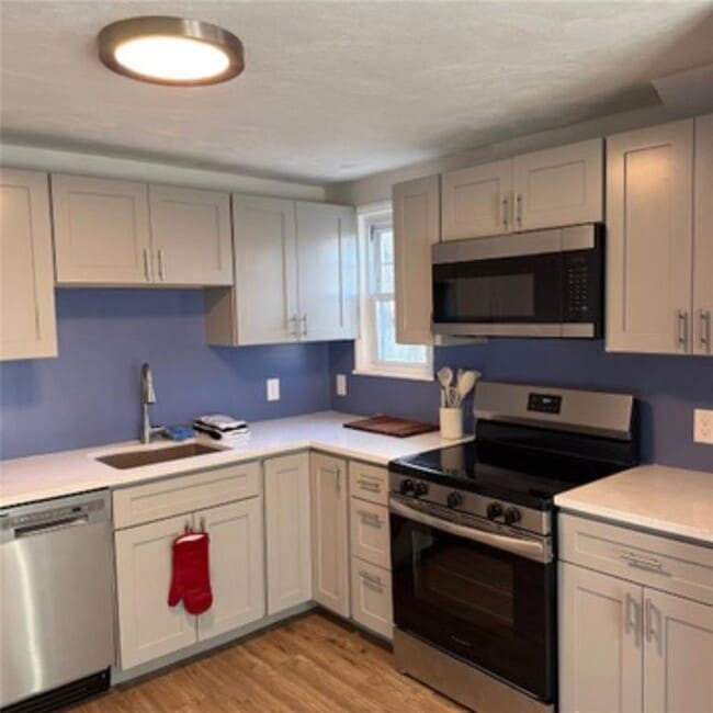 Building Photo - 349 Boulevard
