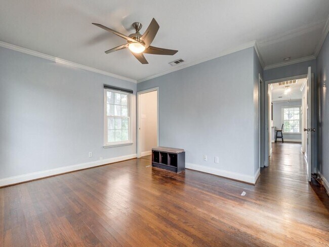 Building Photo - 9520 Ash Creek Dr