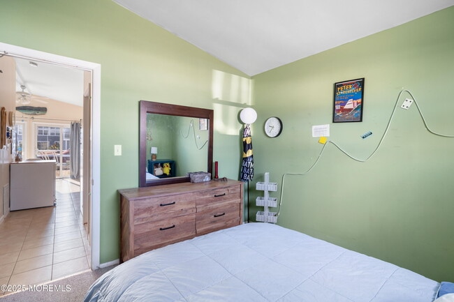 Building Photo - 825 Leeward Dr