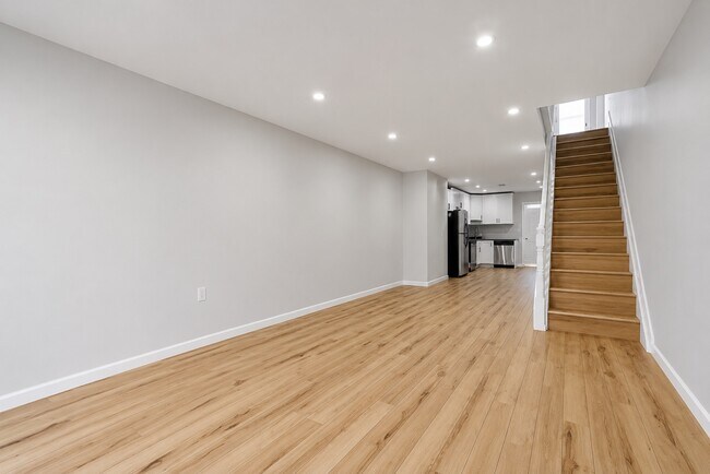 Building Photo - 2427 Ashland Ave