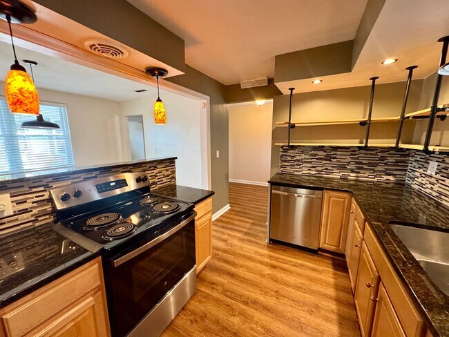 Building Photo - Beautiful Ranch Style Home