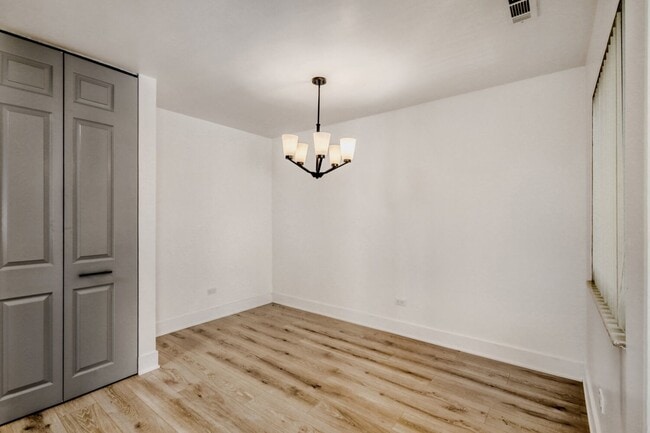 Building Photo - 42 N Park Ave