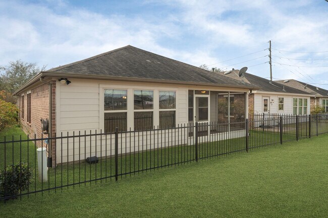 Building Photo - 2811 Cone Flower Dr