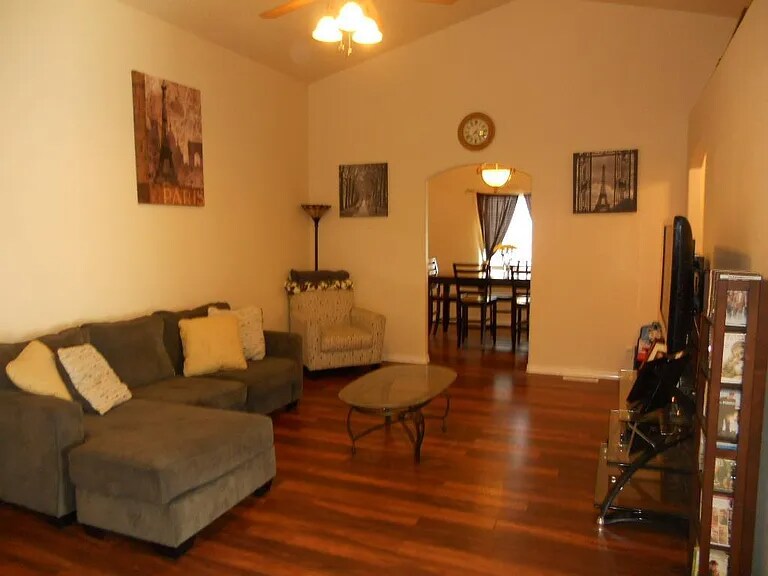 Building Photo - 482 NW Sandpiper Ave