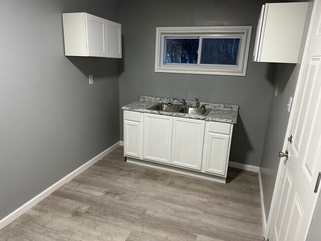 Building Photo - 1911 Morgantown Ave