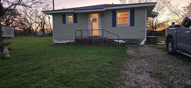 Building Photo - 5006 TX-7