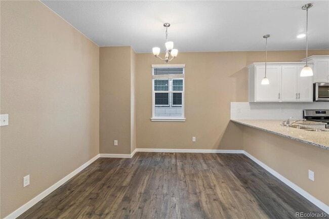 Building Photo - 827 Quatar St
