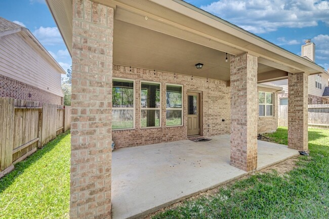 Building Photo - 2414 Garden Falls Dr