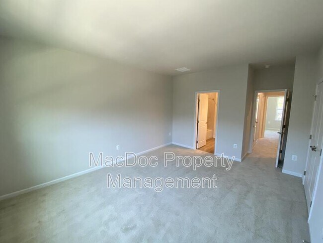 Building Photo - 1018 Trestle Dr