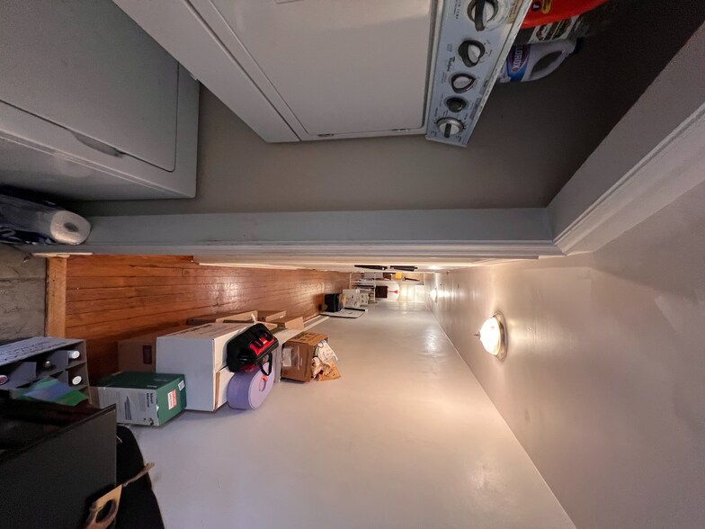 Building Photo - 3009 Ellwood Ave