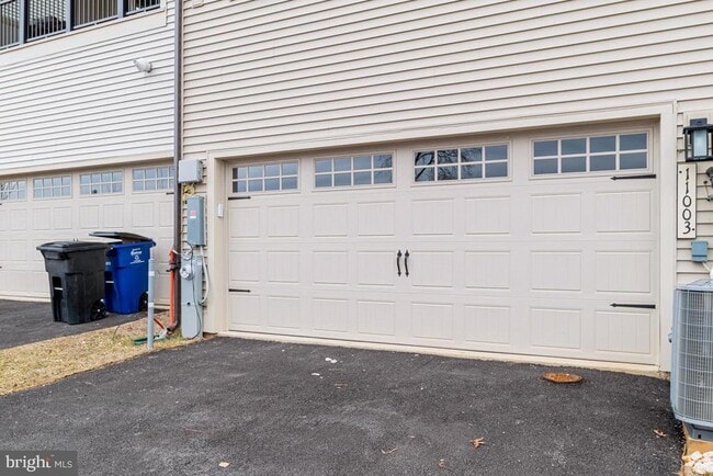 Building Photo - 11003 Resort Road