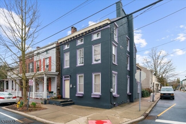 Building Photo - 97 N Main St